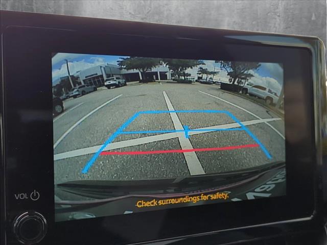 Vehicle image 13 of 18