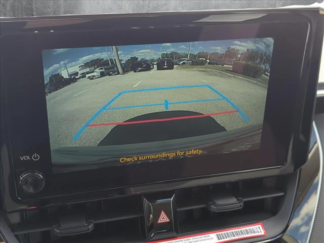 Vehicle image 13 of 18