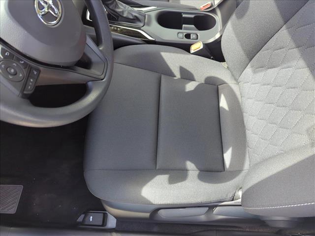 Vehicle image 9 of 18