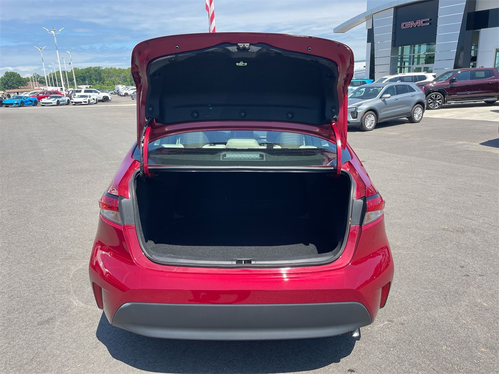 Vehicle image 25 of 34