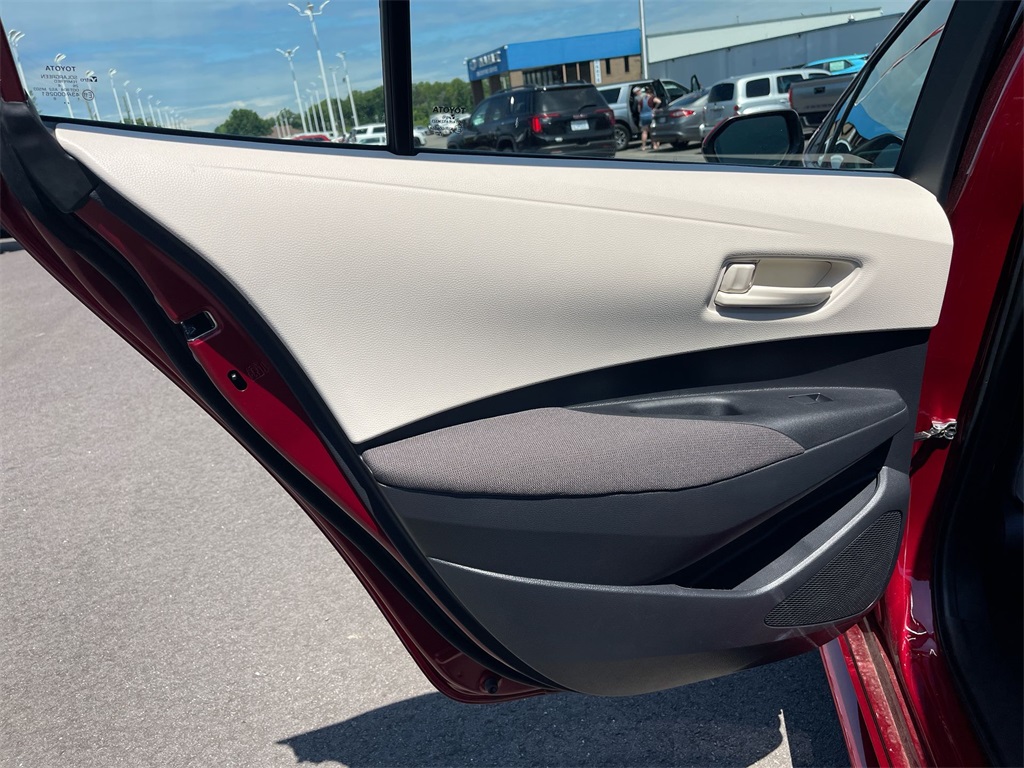 Vehicle image 24 of 34