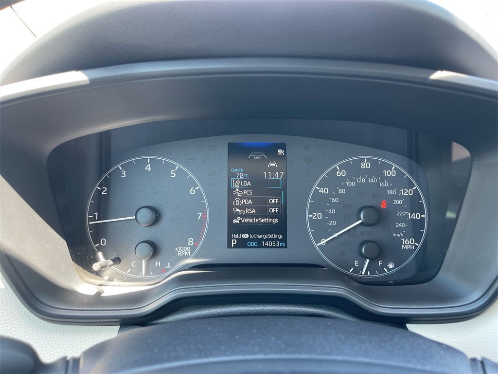 Vehicle image 20 of 34