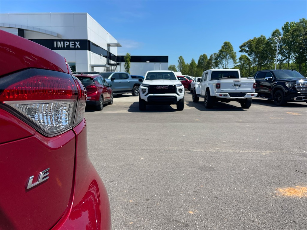 Vehicle image 28 of 34
