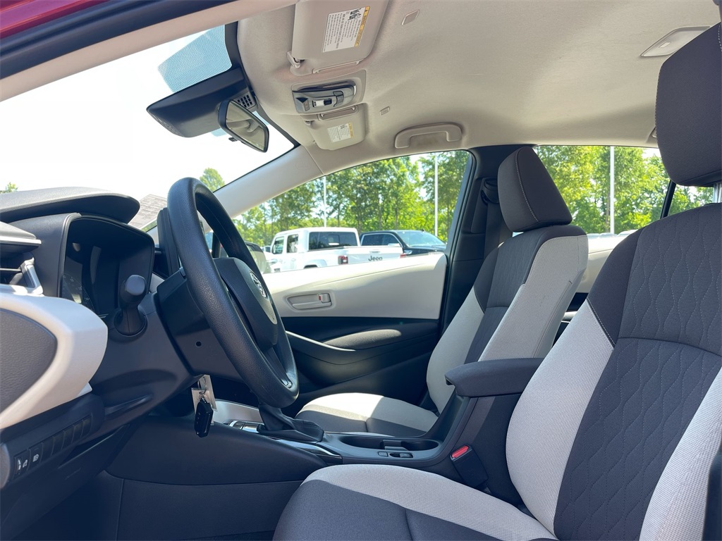 Vehicle image 9 of 34