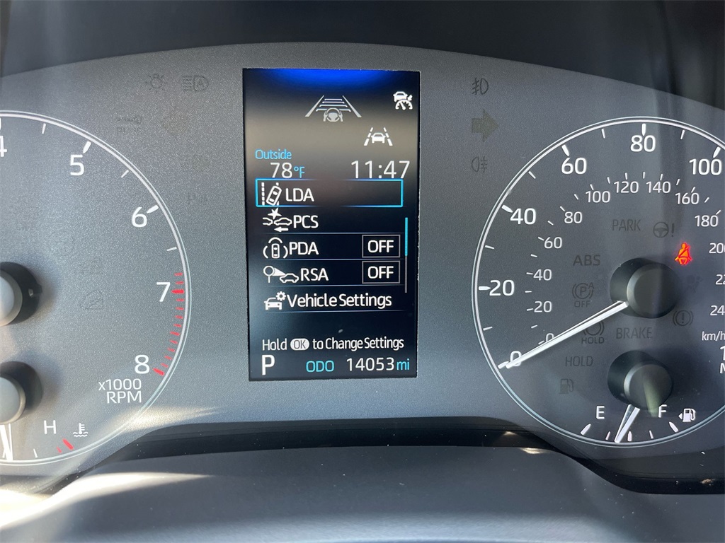 Vehicle image 21 of 34