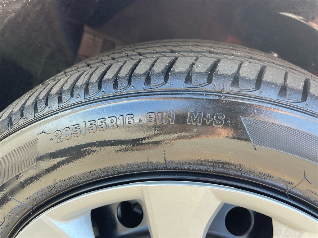 Vehicle image 31 of 34