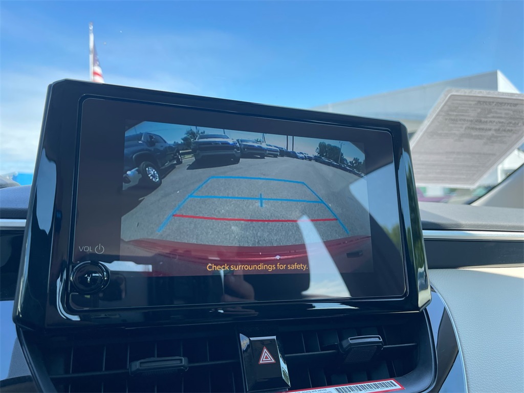 Vehicle image 18 of 34
