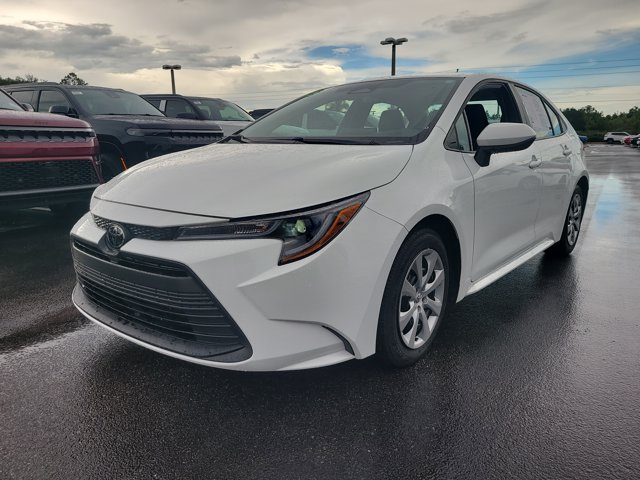 2025 Toyota Corolla LE Image 3 of 31