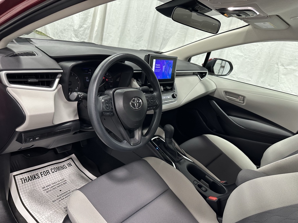 2025 Toyota Corolla LE Image 29 of 67