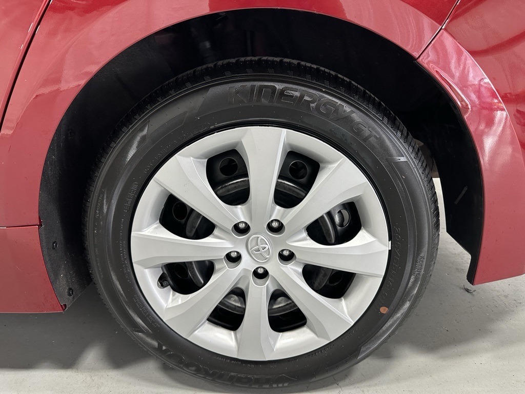 2025 Toyota Corolla LE Image 14 of 67