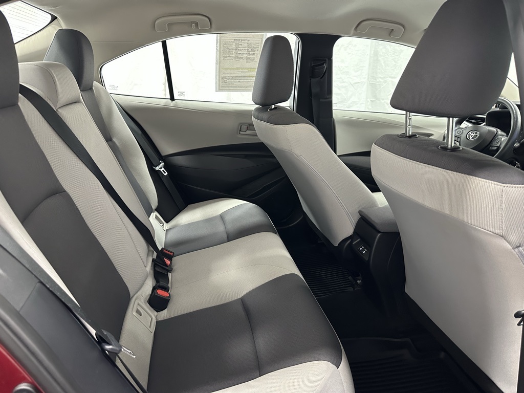 2025 Toyota Corolla LE Image 16 of 67