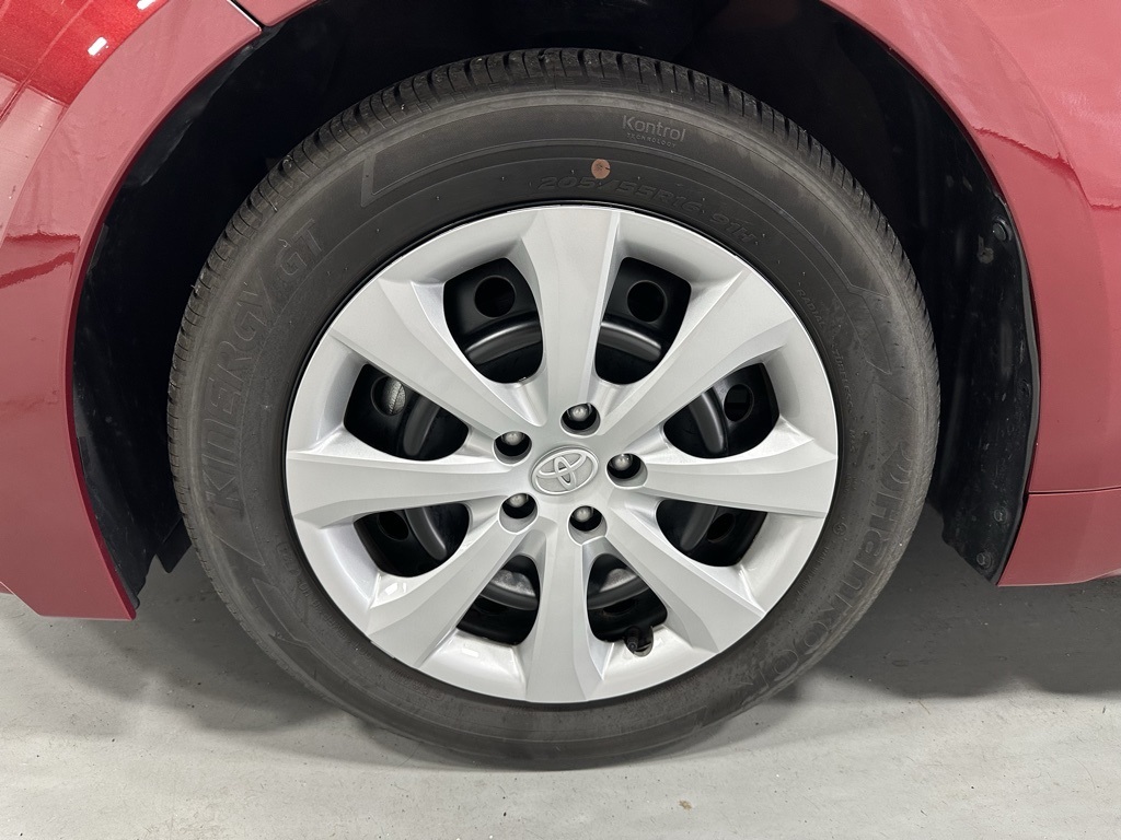 2025 Toyota Corolla LE Image 11 of 67