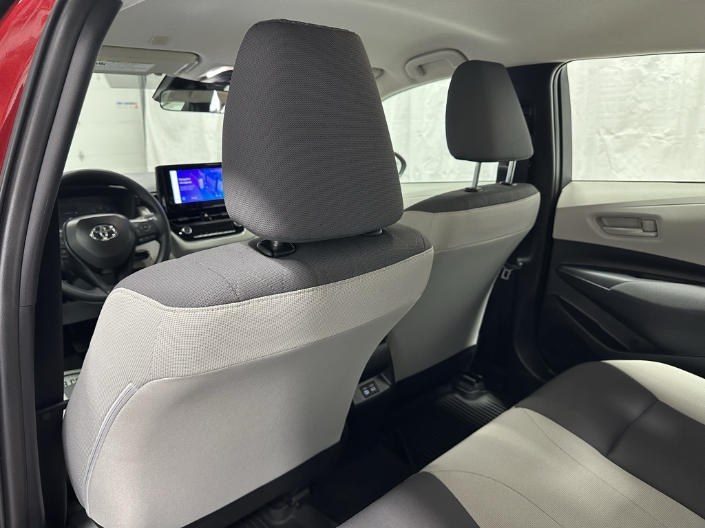 2025 Toyota Corolla LE Image 27 of 67