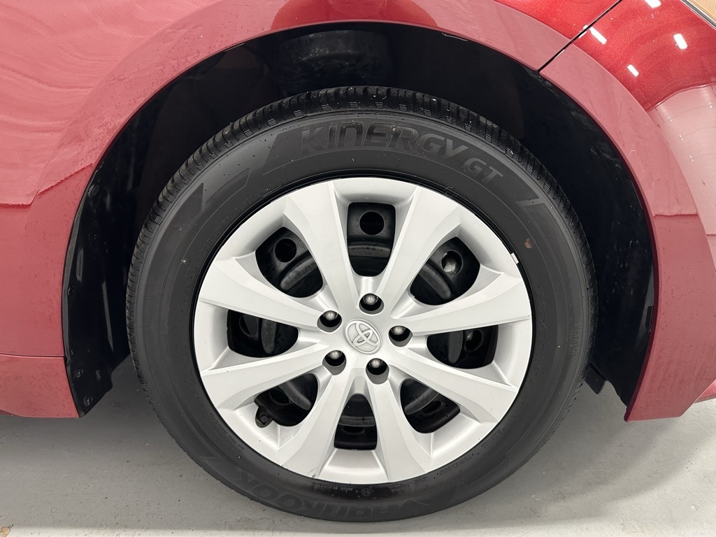 2025 Toyota Corolla LE Image 12 of 67