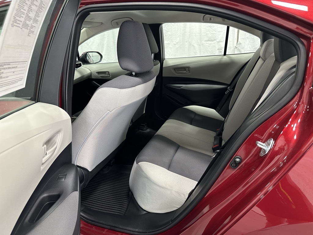 2025 Toyota Corolla LE Image 21 of 67