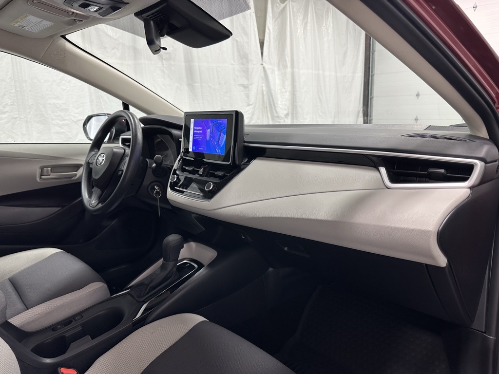 2025 Toyota Corolla LE Image 31 of 67