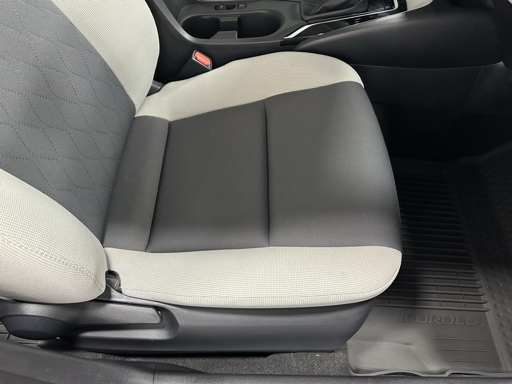 2025 Toyota Corolla LE Image 22 of 67