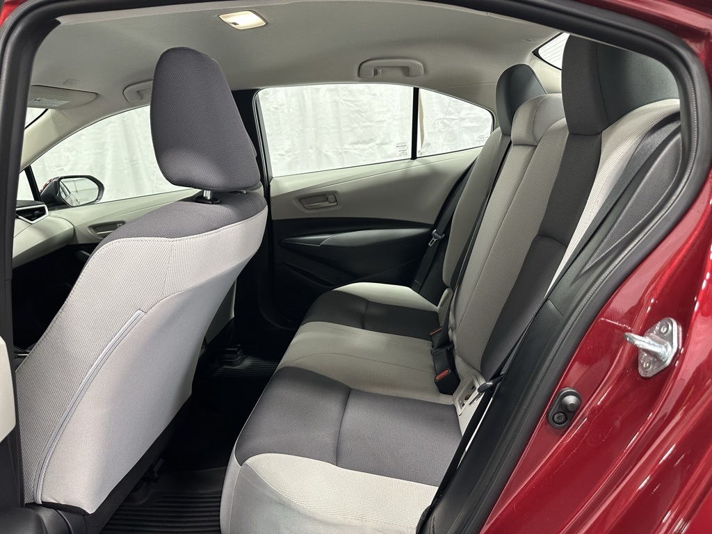 2025 Toyota Corolla LE Image 18 of 67