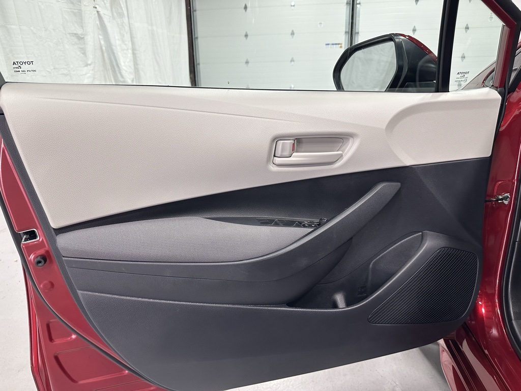 2025 Toyota Corolla LE Image 50 of 67