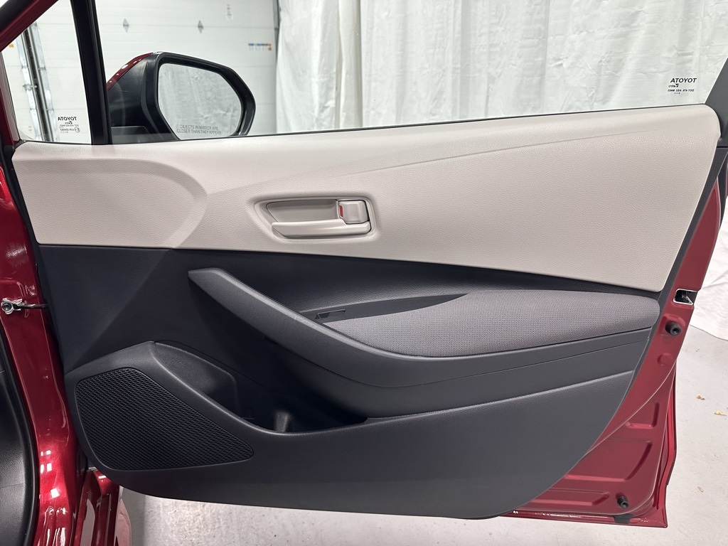 2025 Toyota Corolla LE Image 49 of 67