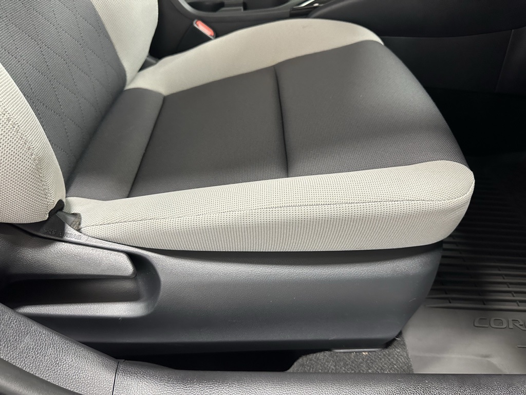 2025 Toyota Corolla LE Image 48 of 67