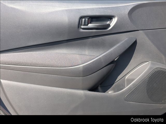 Vehicle image 24 of 33