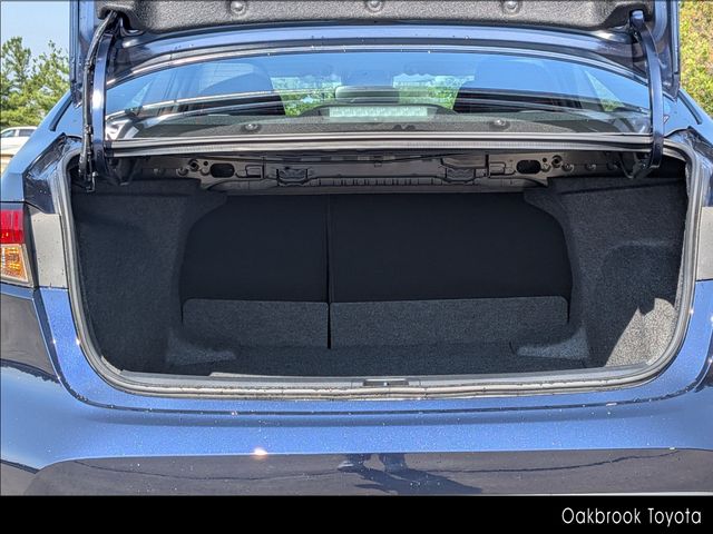 Vehicle image 12 of 33