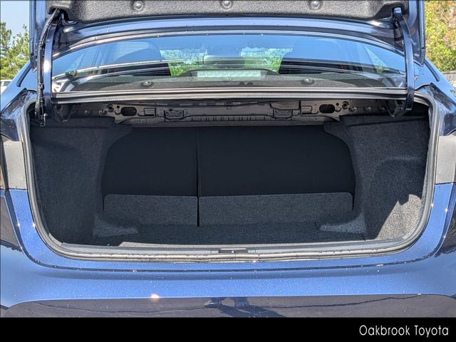 Vehicle image 13 of 33