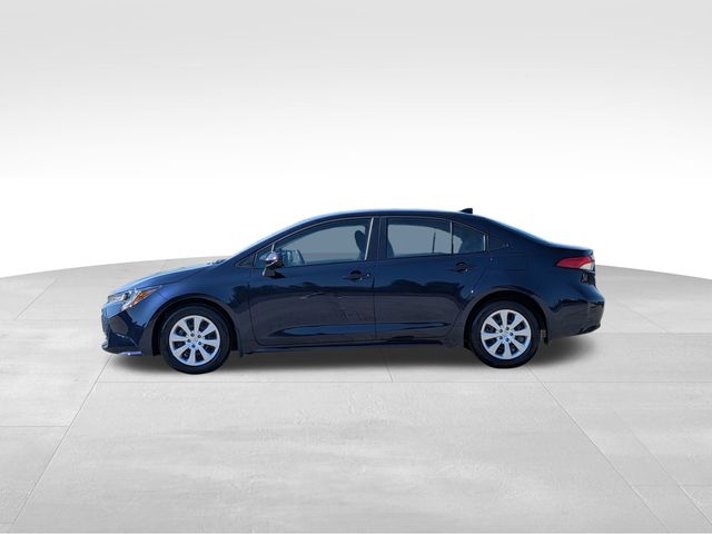 Vehicle image 9 of 33