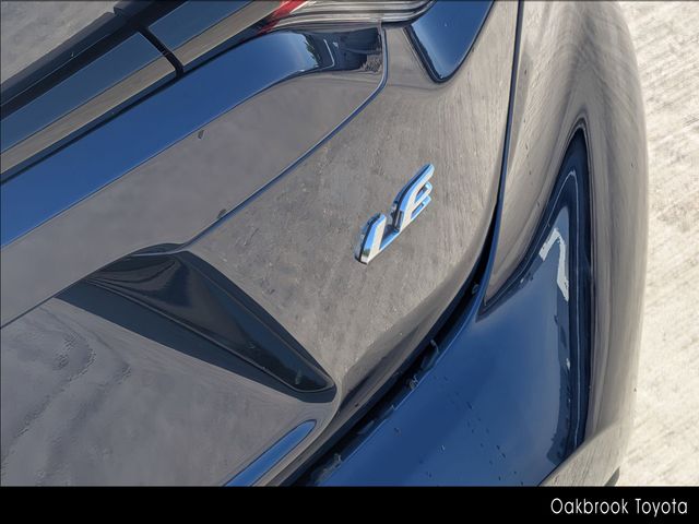 Vehicle image 28 of 33