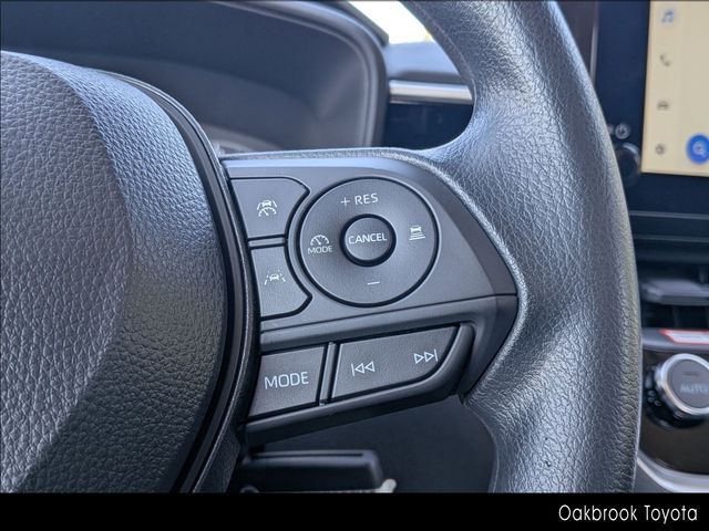 Vehicle image 25 of 33