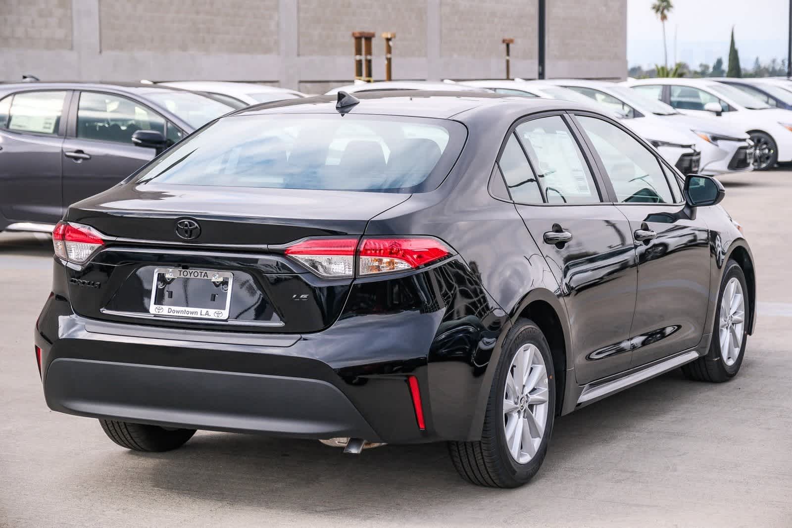 2025 Toyota Corolla LE Image 5 of 29