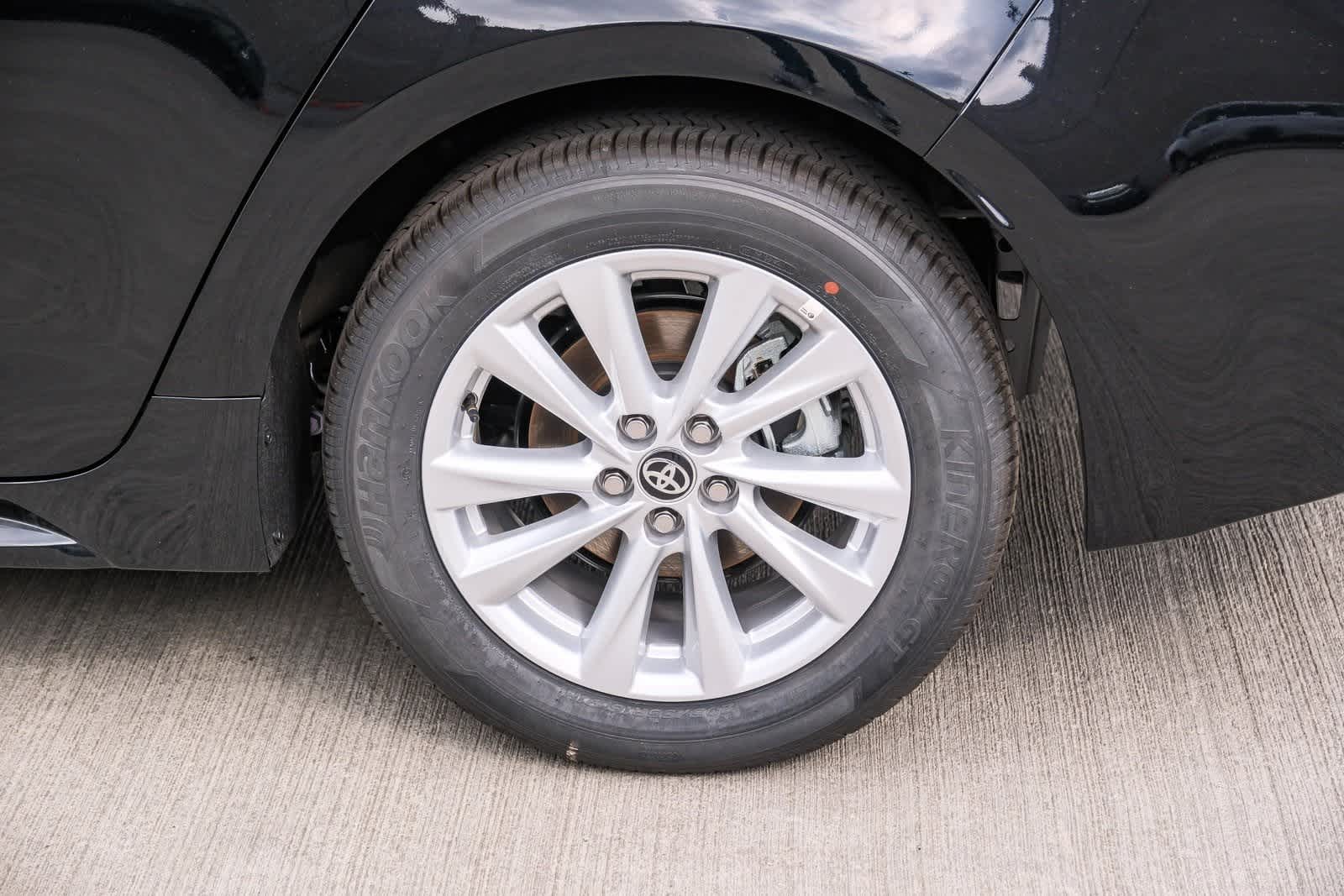 2025 Toyota Corolla LE Image 11 of 29