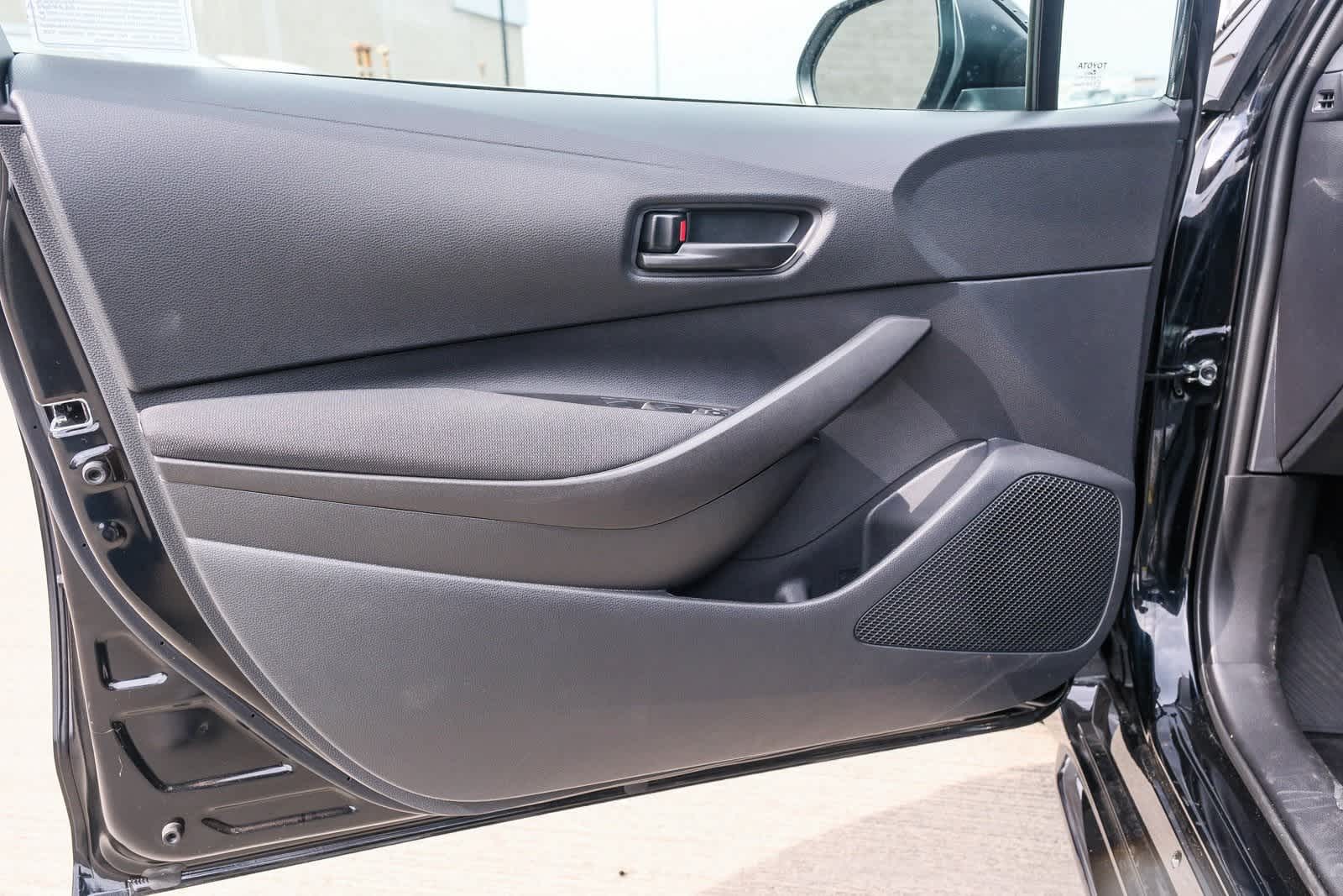 2025 Toyota Corolla LE Image 24 of 29