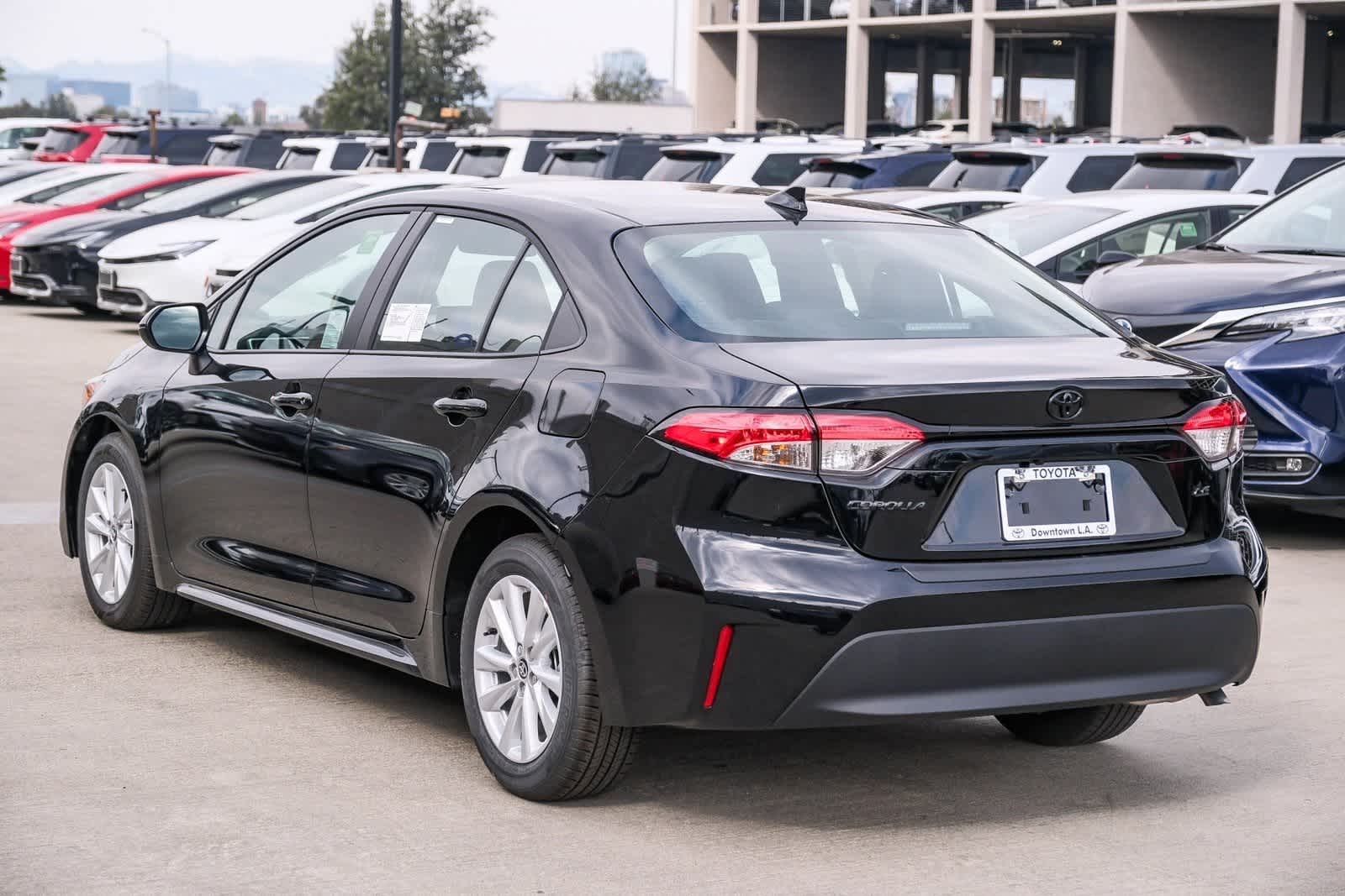 2025 Toyota Corolla LE Image 8 of 29