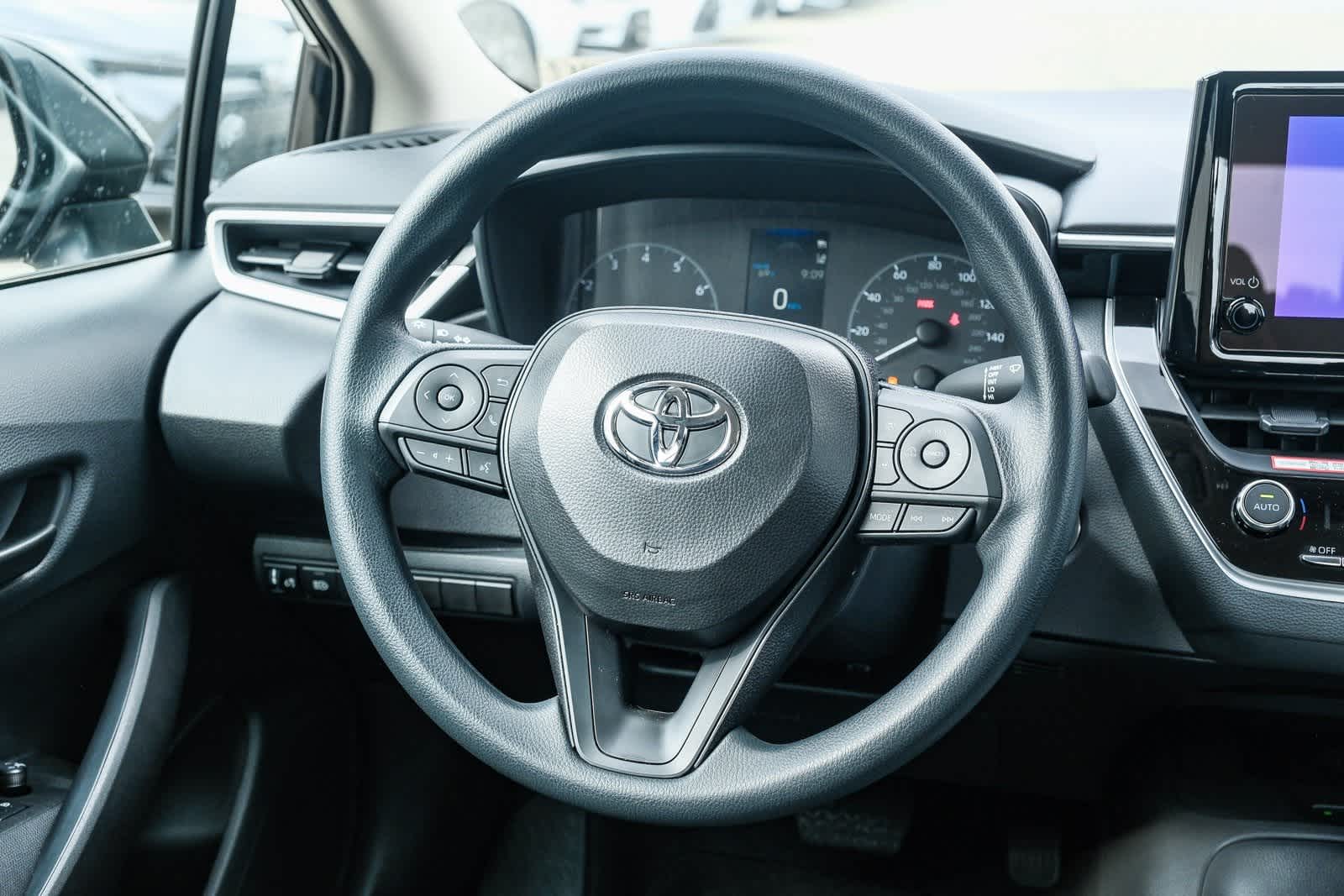 2025 Toyota Corolla LE Image 27 of 29