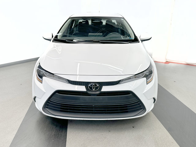 2025 Toyota Corolla LE Image 2 of 31