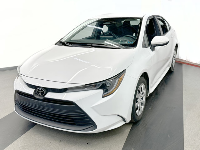 2025 Toyota Corolla LE Image 1 of 31