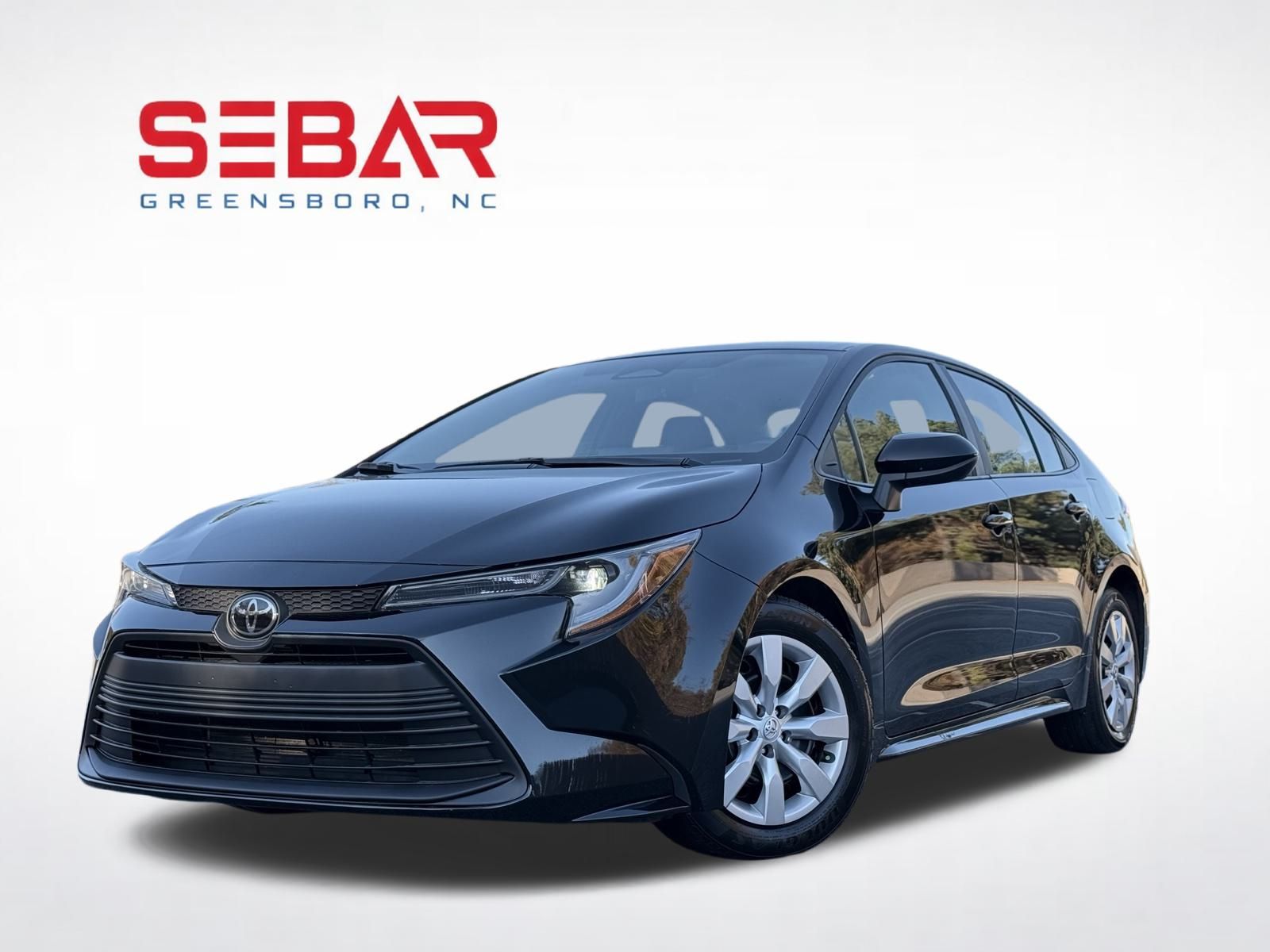 2025 Toyota Corolla LE Image 2 of 31