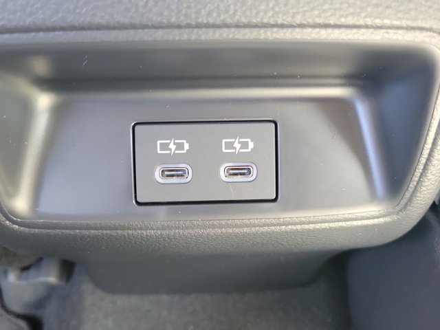 Vehicle image 26 of 30