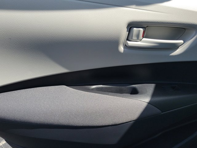 Vehicle image 18 of 30