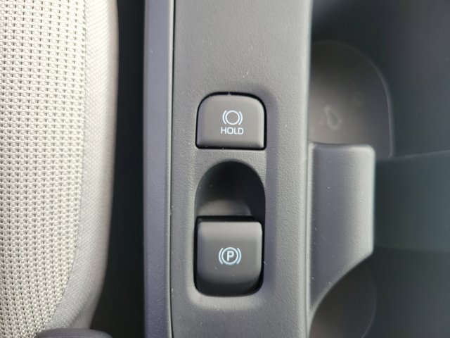 Vehicle image 24 of 30