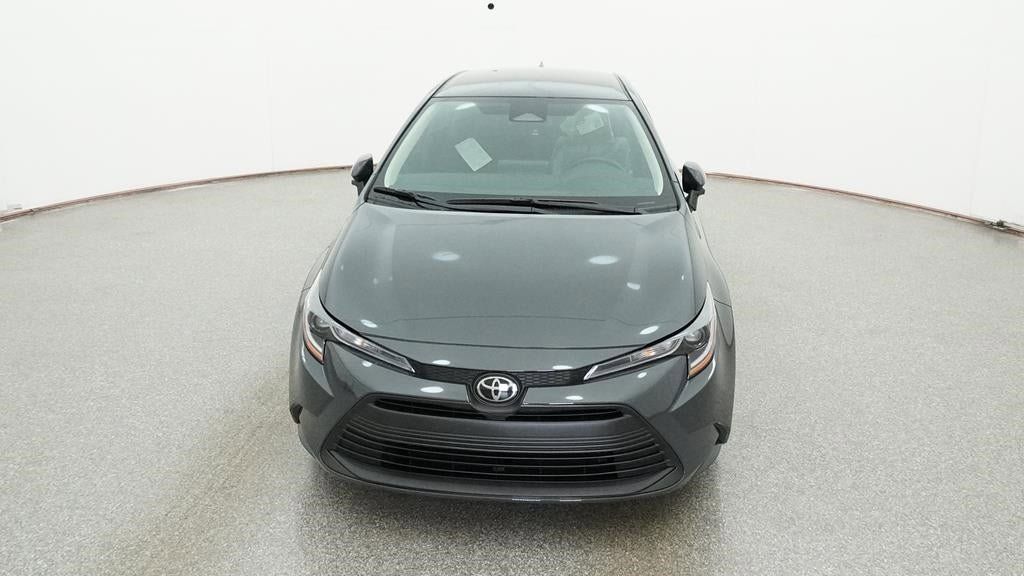Vehicle image 8 of 33
