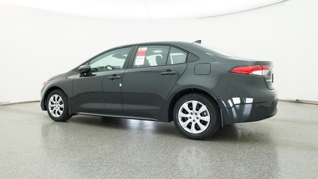 Vehicle image 26 of 33