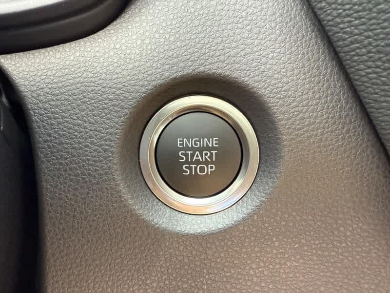 Vehicle image 9 of 19