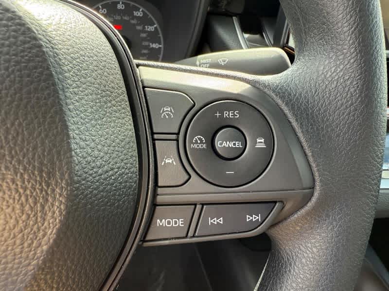 Vehicle image 8 of 19