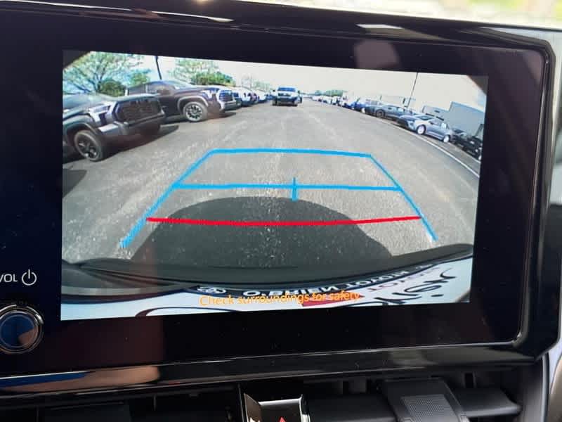 Vehicle image 11 of 19