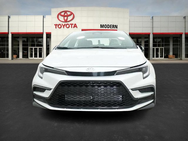 Vehicle image 8 of 40