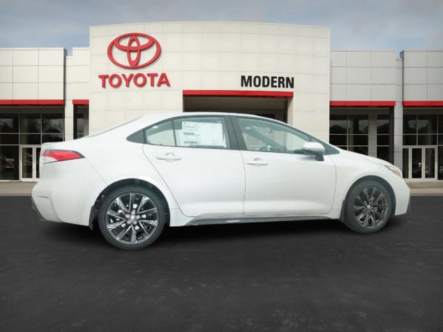 Vehicle image 21 of 40