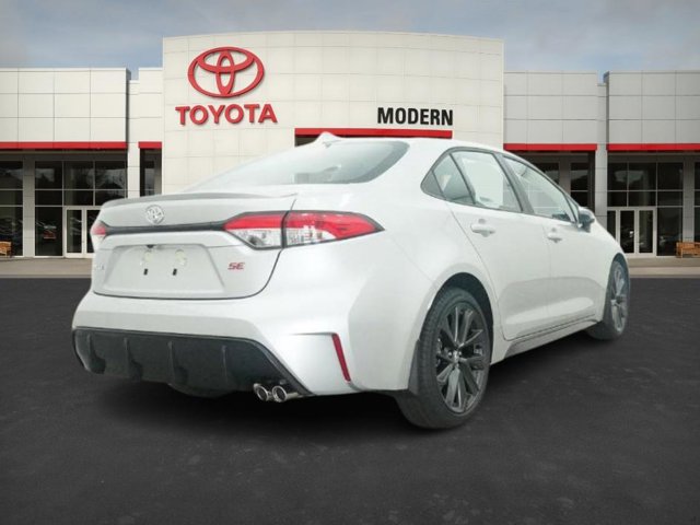 Vehicle image 18 of 40